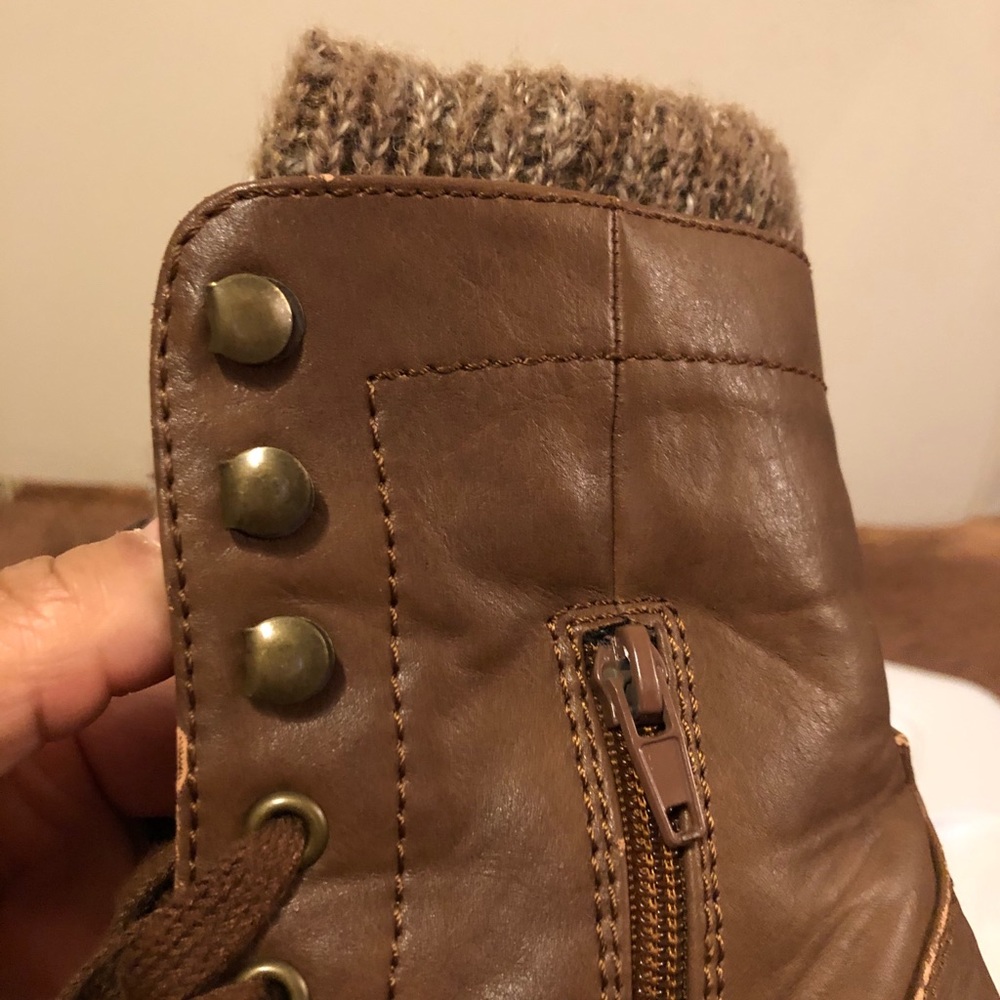 Boots - Picture 8 of 8